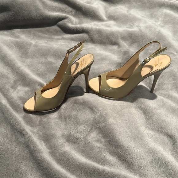 Giuseppe Zanotti patent leather heels.  Nude/neutral color. - Picture 2 of 4
